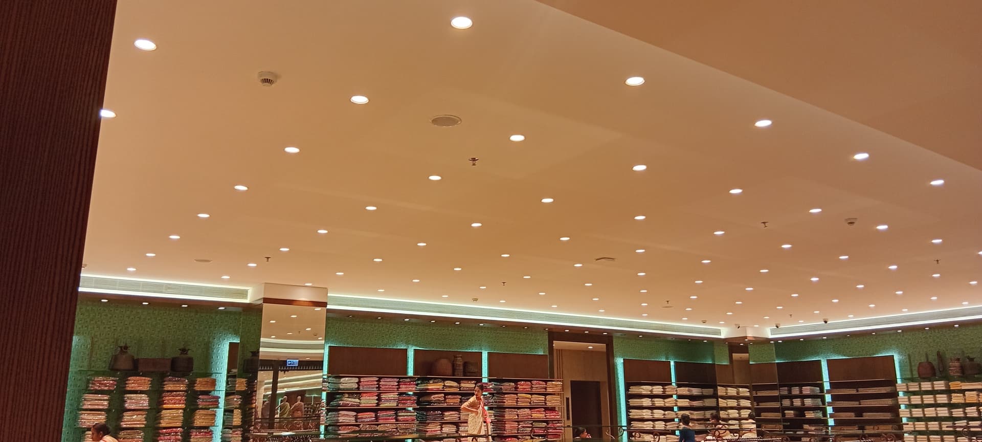 Spanish Alabaster Wall Lights for Hospitality Lighting